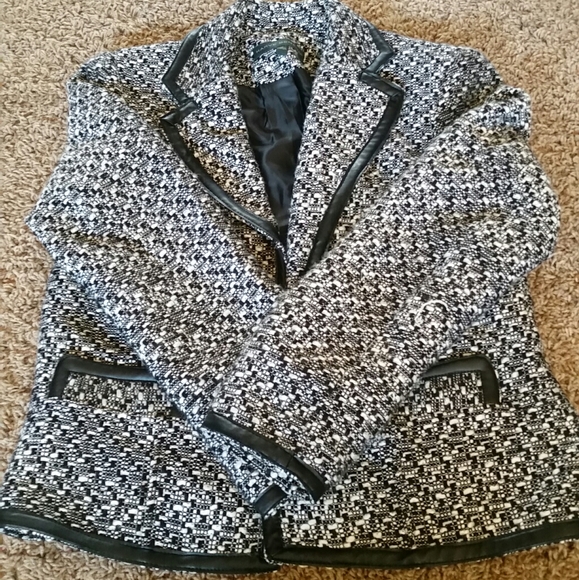🌟Host Pick🌟-Harve Benard Jacket - Picture 2 of 3